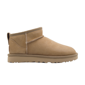 UGG Classic Ultra Mini Sand – jasnobeżowe botki